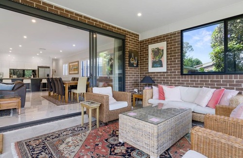 Chittaway Point House | Chittaway Picture House / Luxury 5 Bed Waterfront