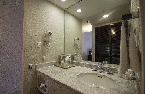 Monterrey Hotel | CHN Hotel Monterrey Norte, Trademark Collection by Wyndham