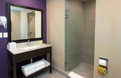 Monterrey Hotel | CHN Hotel Monterrey Norte, Trademark Collection by Wyndham