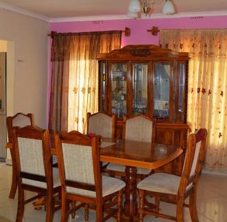 Francistown House | Chobe Kulotu Guest House
