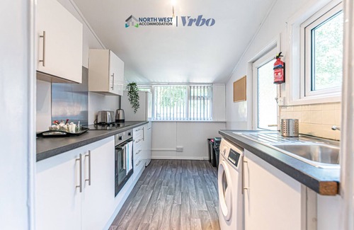 Chorley House | Chorley 3BR House | Ideal for Families & Contractors | Long Stays Welcome