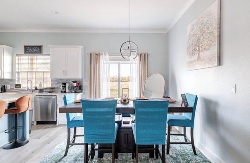 Emory House | Christian & Charming 2-bedroom house with fitness room in Emory