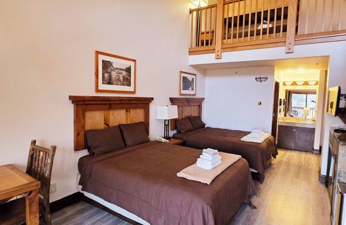 Wisconsin Dells Resort | Chula Visita condo with 4 beds. Top floor loft with amazing views!