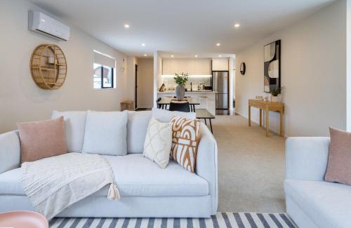 Upper Riccarton Apartment | Church Corner, Parking and Large Living Area