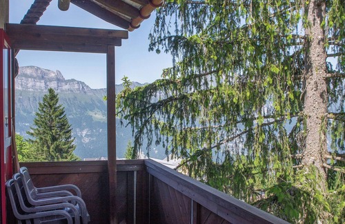 Flums Apartment | Churfirsten Blick – charm with a view & close to the lifts