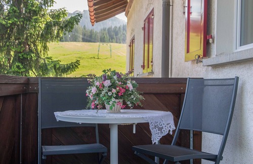 Flums Apartment | Churfirsten Blick – charm with a view & close to the lifts