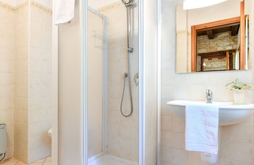 Longare Apartment | Ciliegi apartment with one bedroom and one bathroom on the first floor (apartment 4)