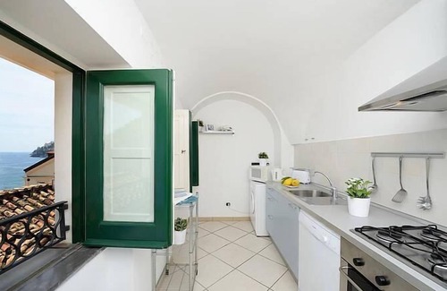 Minori Apartment | Ciliegia by Amalfivacation.it - Sea View, Few Steps from the Beach