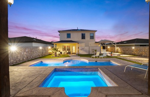 El Paso House | Cimarron Oasis. Heated Pool and Movie Theater