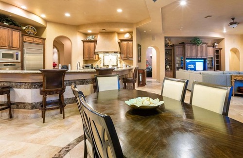 Paradise Valley House | Cinematic views at a grand property ideal for entertaining family and friends
