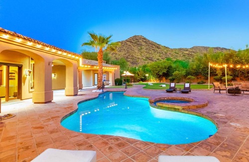 Paradise Valley House | Cinematic views at a grand property ideal for entertaining family and friends