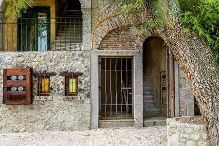 Santeagueda Apartment | Cipressi Spectacular Italian Tuscan style loft