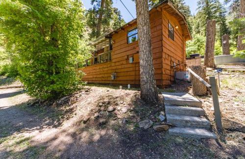 Ruidoso House | Circle Bar: Cute, Rustic 2 bedroom 2 bath cabin with a hot tub in the Upper Canyon!