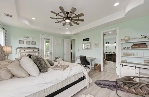 Del Valle House | Circuit of the Americas, Estate w/hot tub on 3/4 acre