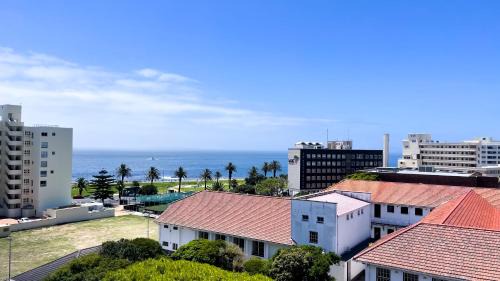 Sea Point Apartment | City Apartment, 100m away from the ocean