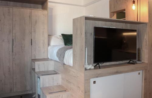 Sea Point Apartment | City Apartment, 100m away from the ocean