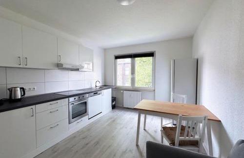 Frohnhausen Apartment | City Apartment with WIFI, Kitchen and 4K TV
