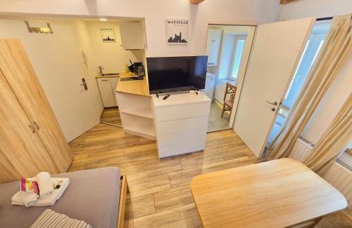 Innsbruck City Centre Apartment | City Center Old Town Studio
