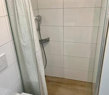 Alt-Wiedikon Apartment | City Center Zurich Downtown Studio with Balcony Erlach - Self Checkin