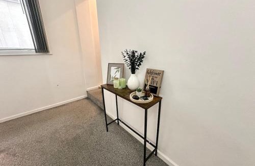 Sheffield City Centre Apartment | City Haven - 2 Bed in Sheffield - LuxeSuites