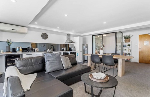 East Perth Apartment | City Life: 2BR Apt with Pool, Gym, Sauna & Car Bay
