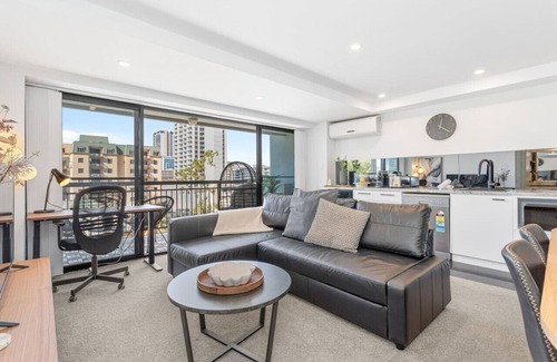 East Perth Apartment | City Life: 2BR Apt with Pool, Gym, Sauna & Car Bay
