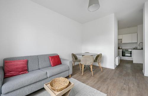 Evreux Apartment | CityStay Évreux Cosy 40 m2 Parking privé & Wi-Fi Centre & Gare