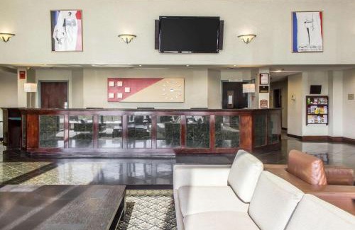 Ronkonkoma Hotel | Clarion Hotel & Conference Center