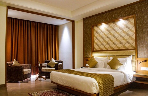 Sanwer Hotel | Clarion Inn Indore