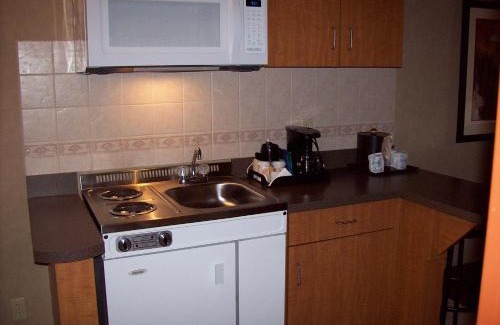 Rimbey Hotel | Clarion Pointe