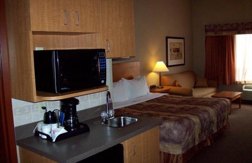 Rimbey Hotel | Clarion Pointe
