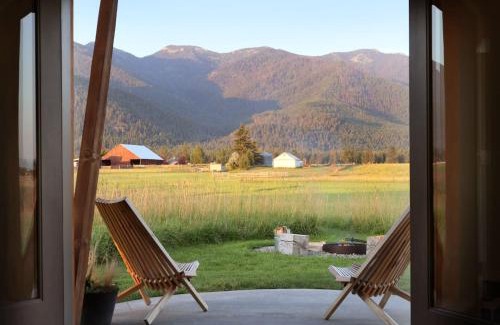 Kalispell House | Clark Farm Silos - 5 Silo Mountain View Retreat