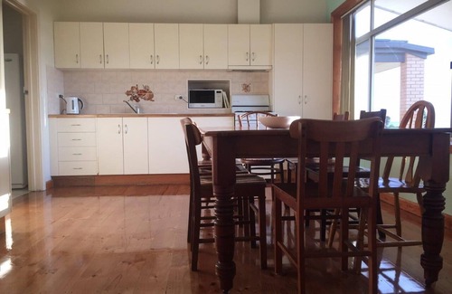 Lacepede House | Clarkeys by the Beach - beachfront, sleeps 10