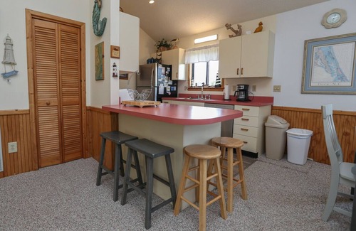Tuckahoe House | Classic 4 BR oceanside beach cottage in Duck w/Community Pool & Tennis