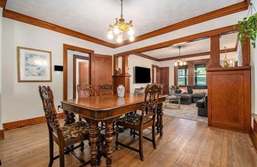 Southeast Omaha House | Classic 4BR Bowery Hill Gem Near Top Spots