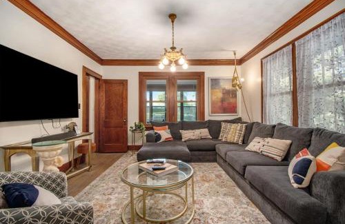 Southeast Omaha House | Classic 4BR Bowery Hill Gem Near Top Spots