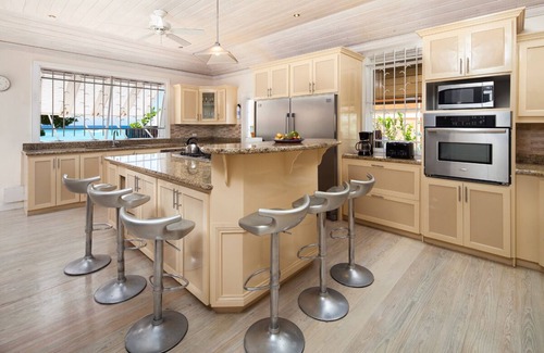 Worthing House | Classic Beachfront Home - Arcadia