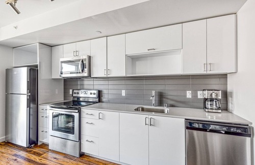 Wilburton Apartment | Classic Bellevue Studio w/Gym, W/D, near Spring District, by Blueground