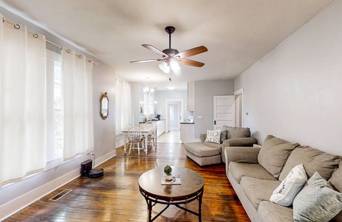 Americus House | Classic cottage with large yard, fast WiFi, washer/dryer, & central AC