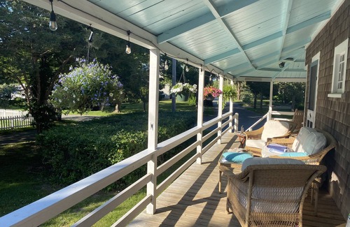 Pocasset Cottage | Classic family-friendly, pet-friendly vacation cottage with private beach nearby