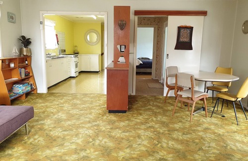 Lancelin House | Classic Lancelin split level 70s beach house with ocean views, sleeps 8