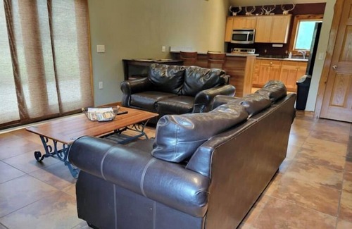 Boscobel Cabin | Classy cabin, private, close to town.