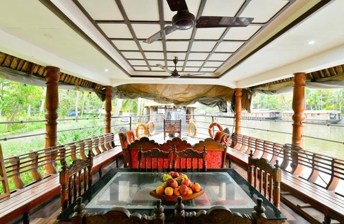 Thanneermukkom Boat Rental | Classy/well-furnished White house,Alleppey
