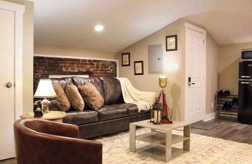 Butchertown House | Claude's Key Club Butchertown