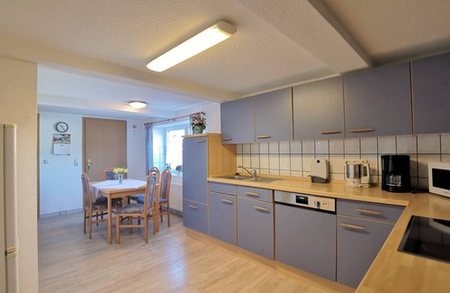 Janneby Apartment | Clausen: large apartment with 4 bedrooms and lounge - vacation apartment
