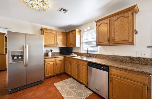 East Whittier House | Clean 3 bedroom 2 bathroom home