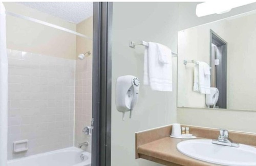 Glendive House | Clean and Affordable Rooms at a Friendly and Accommodating Hotel