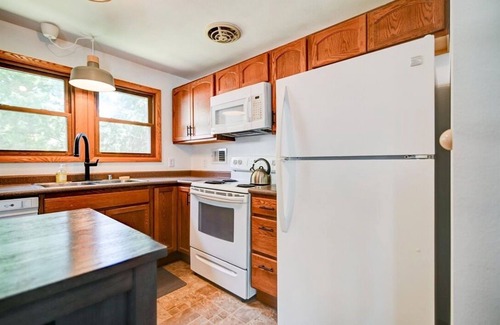 Verona Apartment | Clean and charming home in great location near Epic and downtown Verona!