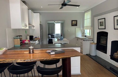 Taralga Cottage | Clean and cosy 3 bedroom cottage located in the township of Taralga-Pet friendly