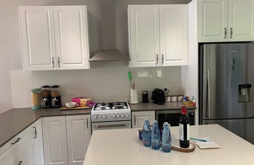 Taralga Cottage | Clean and cosy 3 bedroom cottage located in the township of Taralga-Pet friendly